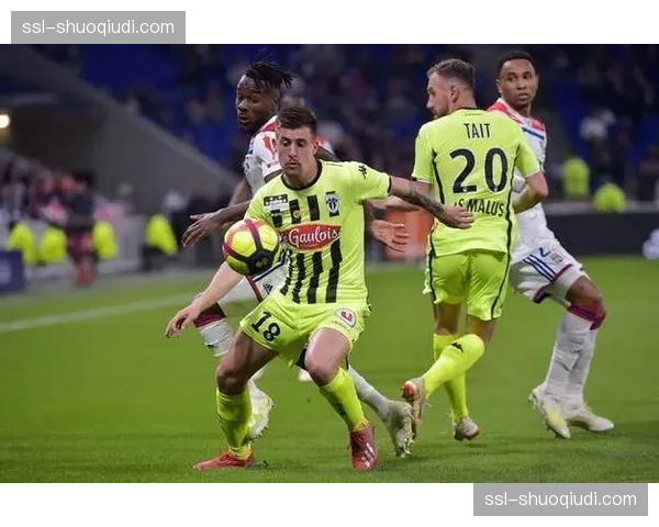 官方公告：特鲁瓦对阵梅斯的比赛因球迷冲突被纪律委员会调查